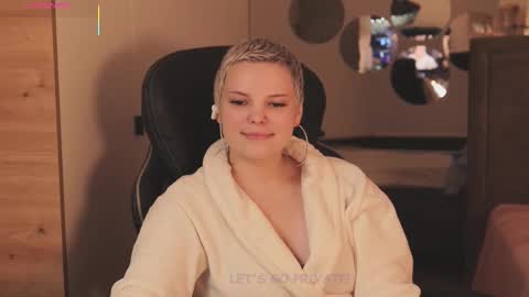 Snapshot of likaaberry chatting on 30, 11, 2025 likaaberry online show from 30, 11, 2025