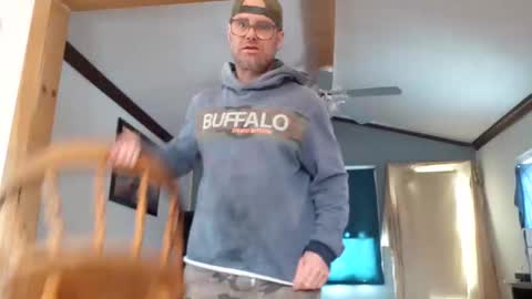 St pierre online show from 5, 4, 2026