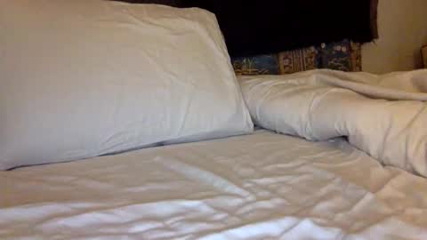 Snapshot of lil_i chatting on 13, 12, 2025 LIL i online show from 13, 12, 2025