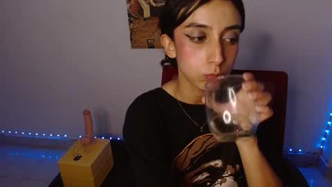 Snapshot of lil_lisaa chatting on 14, 12, 2024 Lisaa online show from 14, 12, 2024