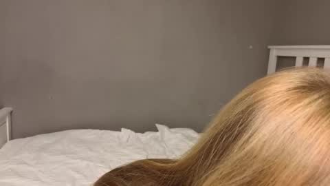 Snapshot of lil_tasty33 chatting on 24, 10, 2025 Emma online show from 24, 10, 2025