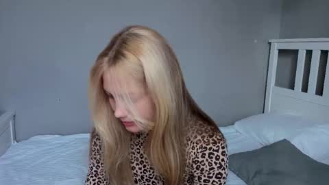 Snapshot of lil_tasty33 chatting on 1, 11, 2025 Emma online show from 1, 11, 2025