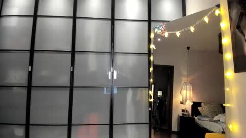 Snapshot of lil_uff chatting on 15, 10, 2025 aka princessmaya online show from 15, 10, 2025