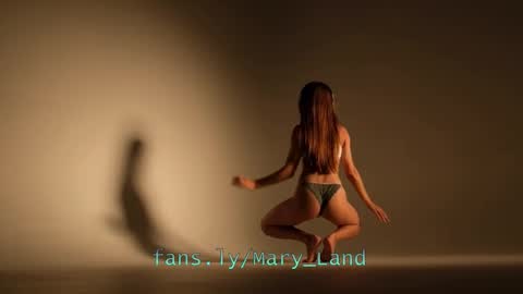 Snapshot of lil_uff chatting on 25, 10, 2025 aka princessmaya online show from 25, 10, 2025