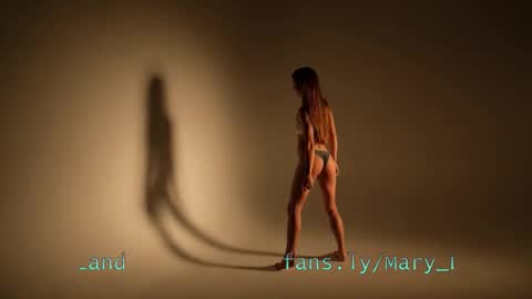 Snapshot of lil_uff chatting on 27, 10, 2025 aka princessmaya online show from 27, 10, 2025