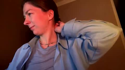 Snapshot of lil_uff chatting on 17, 12, 2025 aka princessmaya online show from 17, 12, 2025