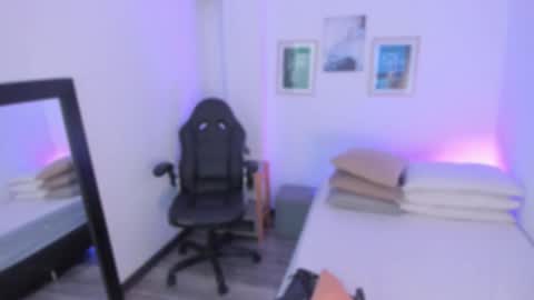 Snapshot of lila_cohen chatting on 27, 10, 2025 L I L A online show from 27, 10, 2025