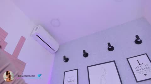 Snapshot of lila_cohen chatting on 6, 11, 2025 L I L A online show from 6, 11, 2025