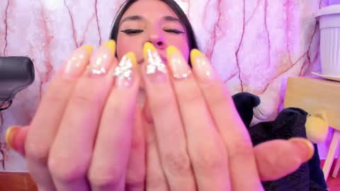Snapshot of lila_elliot chatting on 28, 1, 2025 Lila online show from 28, 1, 2025