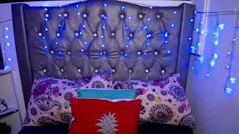   online show from 13, 2, 2025