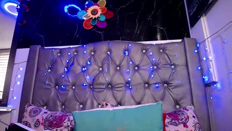   online show from 12, 3, 2025