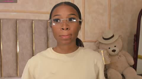 lila bailey  online show from 13, 12, 2024