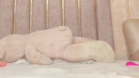 lila bailey  online show from 11, 2, 2025