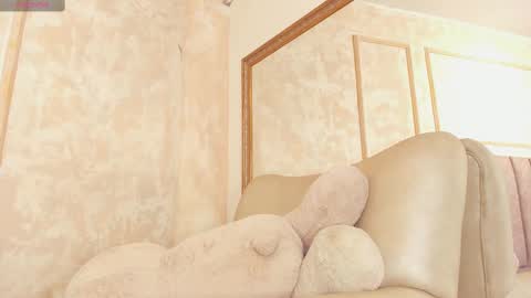 lila bailey  online show from 27, 2, 2025