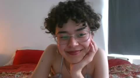 lilac_dreamsss online show from 16, 6, 2026