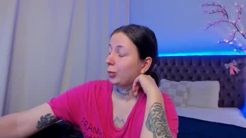 Snapshot of lilavame chatting on 6, 11, 2025 LilaVame online show from 6, 11, 2025