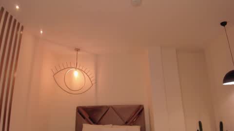 Lila West online show from 15, 2, 2025