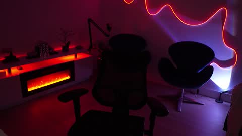 Rebecca online show from 27, 3, 2026