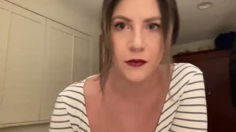 Snapshot of lilbi85_ chatting on 2, 12, 2024 lilbi85_ online show from 2, 12, 2024