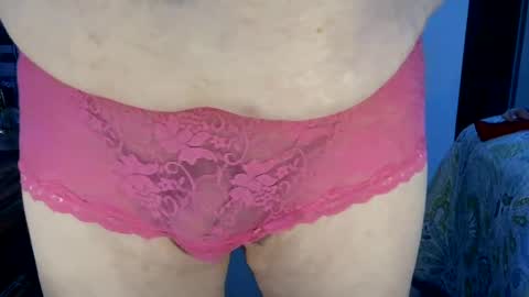 Snapshot of lildickbigbelly chatting on 17, 11, 2025 lildickbigbelly online show from 17, 11, 2025