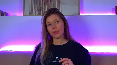 Mia online show from 9, 2, 2025