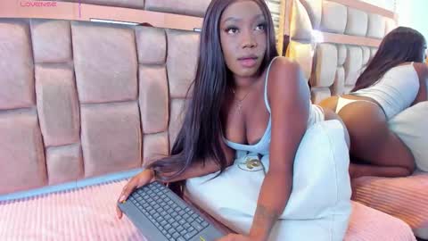 LILIAN  online show from 14, 10, 2025
