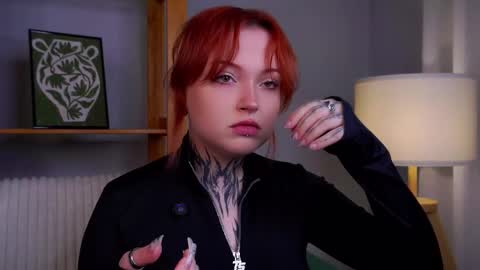 Snapshot of lilianadao chatting on 23, 10, 2025 Anika online show from 23, 10, 2025