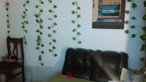 Snapshot of liliandoll chatting on 18, 10, 2025 yesica online show from 18, 10, 2025