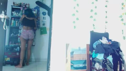 Snapshot of liliandoll chatting on 12, 11, 2025 yesica online show from 12, 11, 2025