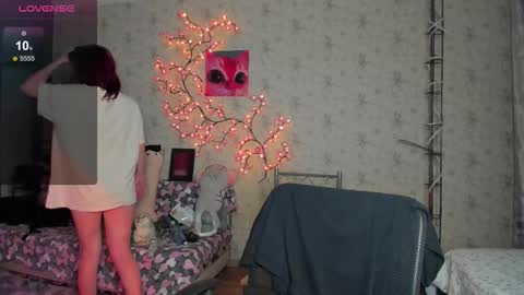 Lilie online show from 5, 10, 2025