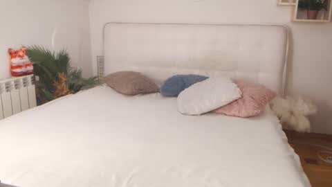 Lilie online show from 3, 3, 2025