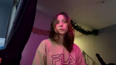 Snapshot of lilies_and_minipoots chatting on 26, 12, 2024 Sonechka online show from 26, 12, 2024