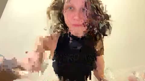 Snapshot of lilies_and_minipoots chatting on 8, 2, 2025 Sonechka online show from 8, 2, 2025