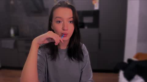 Snapshot of lililaluna chatting on 12, 12, 2024             ...  online show from 12, 12, 2024