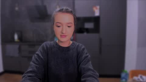 Snapshot of lililaluna chatting on 17, 12, 2024             ...  online show from 17, 12, 2024