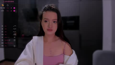 Snapshot of lililaluna chatting on 12, 9, 2025             ...  online show from 12, 9, 2025