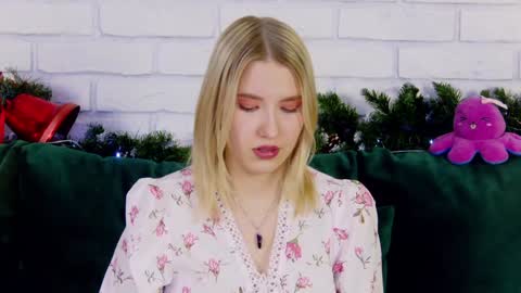 LiliLinn online show from 16, 12, 2024