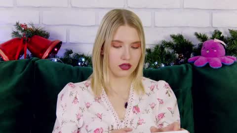 LiliLinn online show from 16, 12, 2024