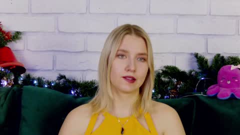 LiliLinn online show from 17, 12, 2024