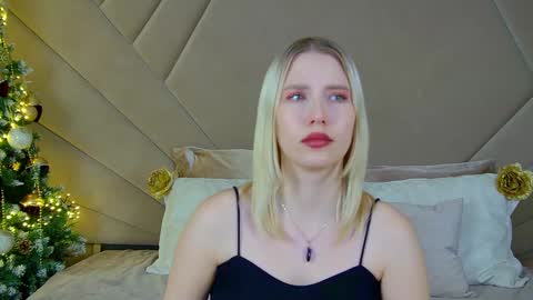 LiliLinn online show from 23, 12, 2024
