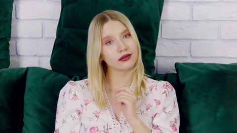 LiliLinn online show from 21, 1, 2025