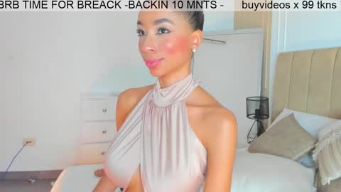 Snapshot of lilipinkette chatting on 1, 3, 2025 Lili online show from 1, 3, 2025