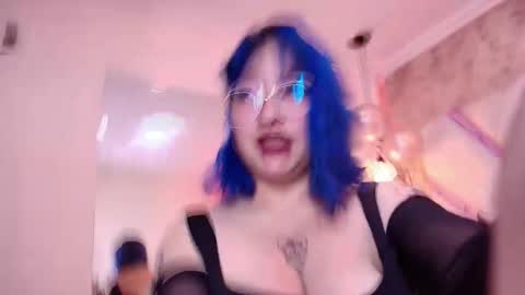   online show from 15, 10, 2025
