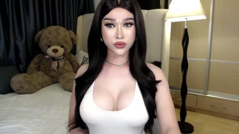 QUEEN LILITH BORBON online show from 1, 2, 2025