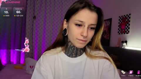 Snapshot of lilith_poison chatting on 12, 10, 2025 lilith_poison online show from 12, 10, 2025