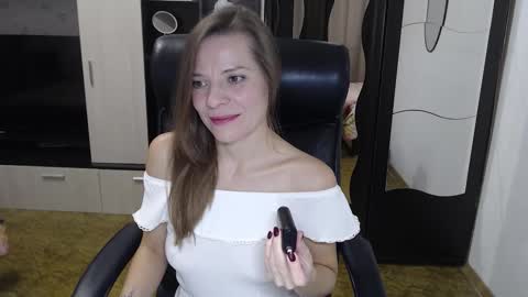 Snapshot of lilith_small21 chatting on 21, 10, 2025 lilith small21 online show from 21, 10, 2025