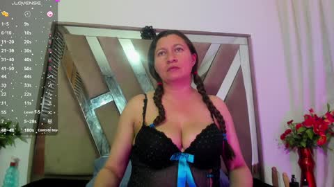 liliINDEPENDENT MODEL online show from 2, 12, 2024