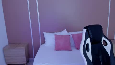 L I L I  online show from 13, 2, 2026