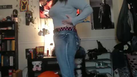 molly online show from 28, 3, 2026