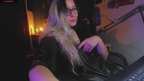 lilithmystic01 online show from 5, 2, 2025
